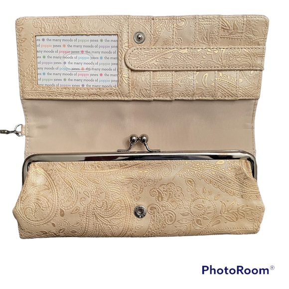 Poppie Jones Women’s Wristlet - Picture 3 of 3